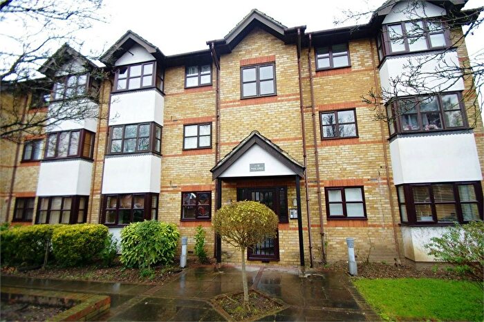 1 Bedroom Flat To Rent In Park Lodge, - St Albans Road, Watford, WD25