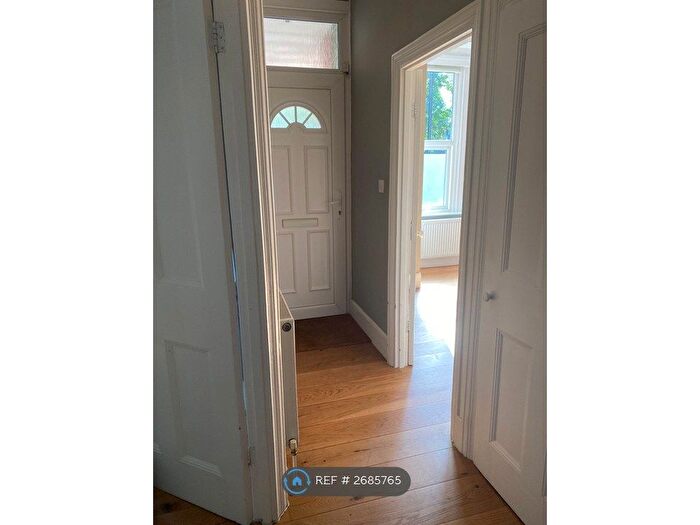 2 Bedroom Flat To Rent In Henniker Gardens, London, E6