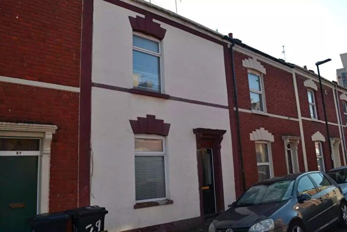4 Bedroom Semi-Detached House To Rent In Granville Street, Bristol, BS5