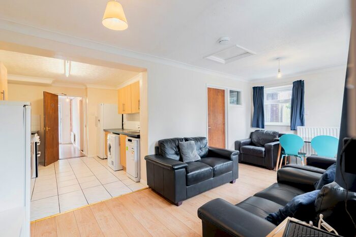 3 Bedroom Terraced House To Rent In Taplings Road, Winchester, SO22