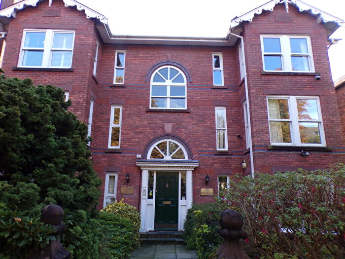 2 Bedroom Apartment To Rent In Ivanhoe Road, L17