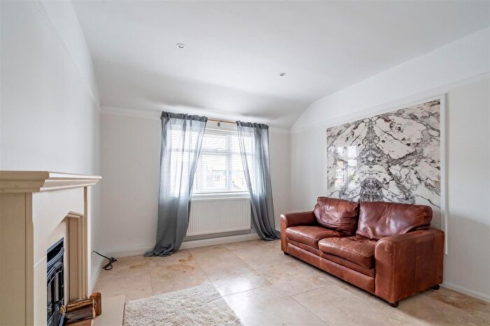 2 Bedroom Flat To Rent In New Lane, Holgate, York, YO24