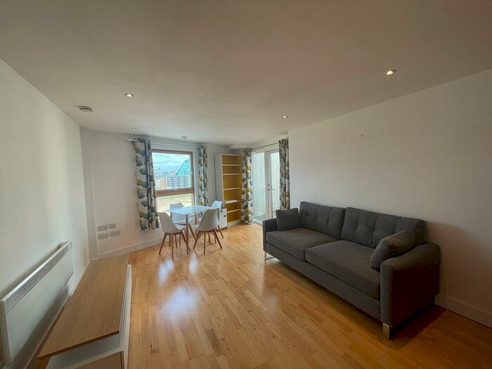 2 Bedroom Apartment To Rent In Magellan House, LS10