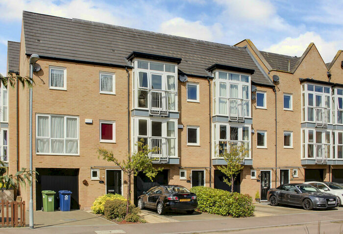 4 Bedroom Semi-Detached House To Rent In Samuel Jones Crescent, Little Paxton, PE19