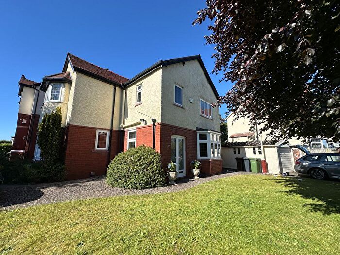 3 Bedroom Detached House For Sale In Salford Road, Southport, PR8