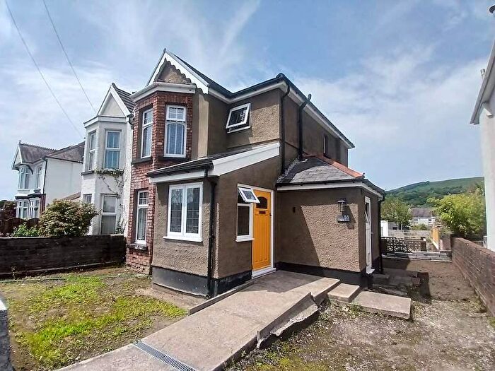 3 Bedroom Semi-Detached House For Sale In Wern Road, Skewen, Neath, SA10