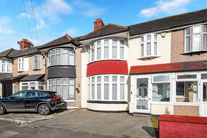 3 Bedroom Property For Sale In Broadhurst Avenue, Seven Kings, IG3