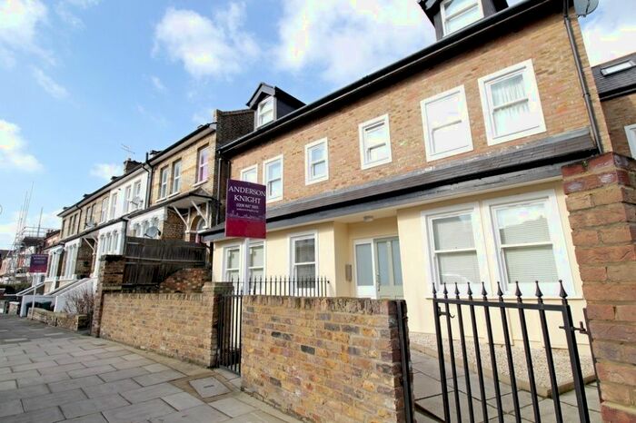 2 Bedroom Flat To Rent In Lothair Road, South Ealing, W5