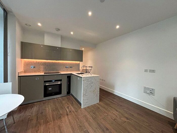 Studio For Sale In Perilla House, Stable Walk, Aldgate, E1