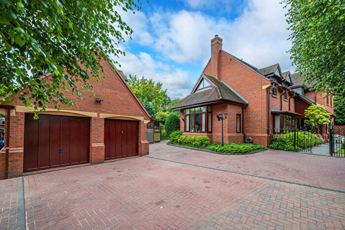 5 Bedroom Detached House For Sale In Bargate Lane, Brewood, ST19