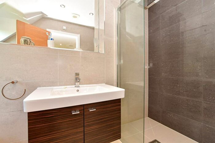 2 Bedroom Apartment For Sale In Westhall Road, Warlingham, Surrey, CR6