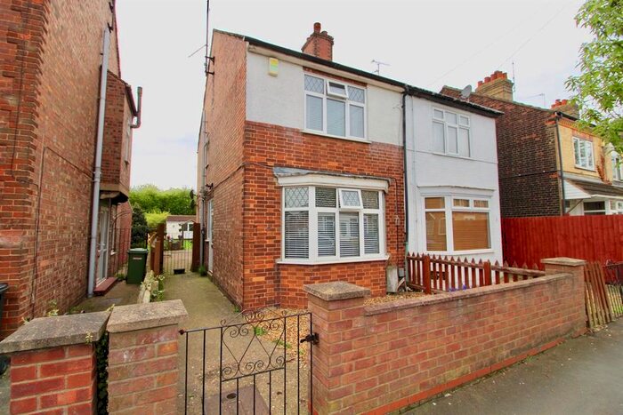 3 Bedroom Semi-Detached House To Rent In Belsize Avenue, Woodston, Peterborough, PE2