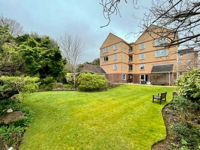 1 Bedroom Flat To Rent In The Drive, Hove, BN3