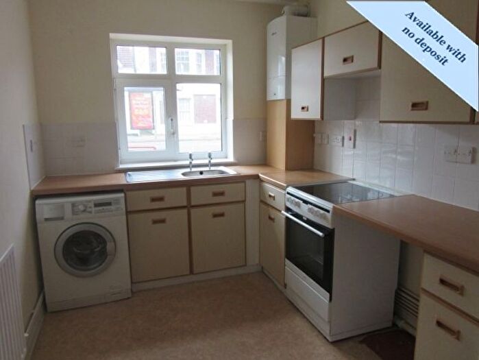 2 Bedroom Flat To Rent In Sketty Court, Dillwyn Road, Sketty, Swansea., SA2