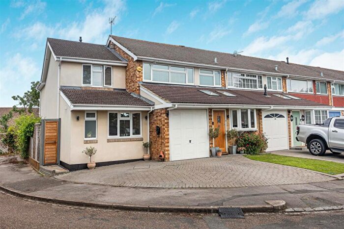 5 Bedroom Semi-Detached House For Sale In Hursley Close, Tilehurst, Reading, RG30