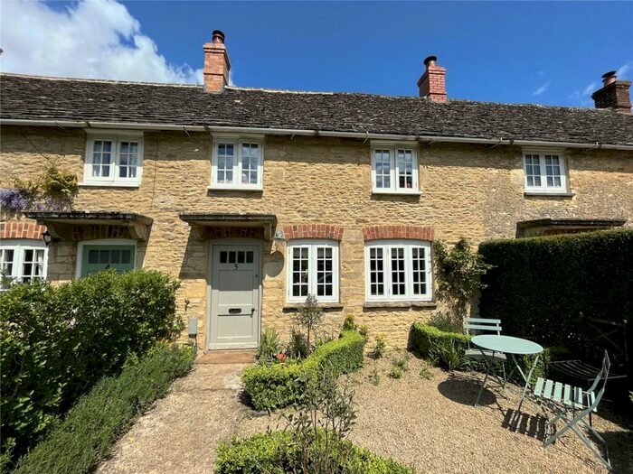 3 Bedroom Property For Sale In The Row, Little Faringdon, Lechlade, Gloucestershire, GL7