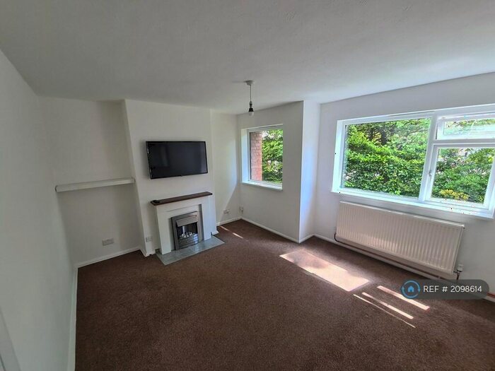 2 Bedroom Flat To Rent In Royal Court, Brentwood, CM14