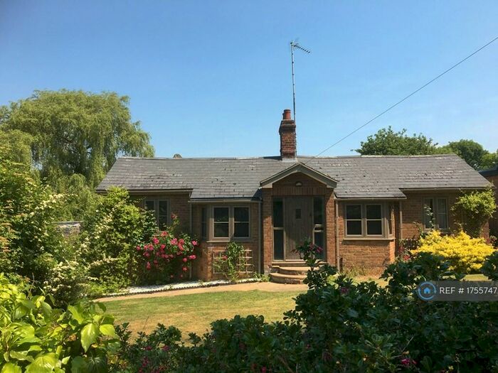 1 Bedroom Bungalow To Rent In Helmdon Rd, Banbury Oxfordshire, OX17