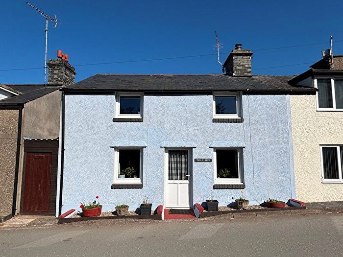 2 Bedroom Semi-Detached House For Sale In Bryncrug, LL36