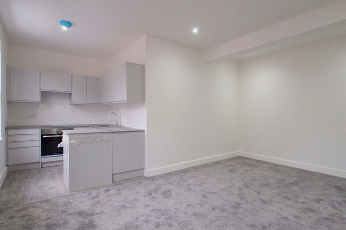 1 Bedroom Flat To Rent In High Street, Ewell Village, Surrey, KT17