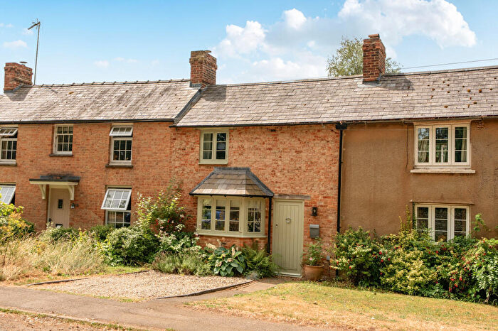 2 Bedroom Cottage For Sale In Mount Pleasant, Wardington, OX17