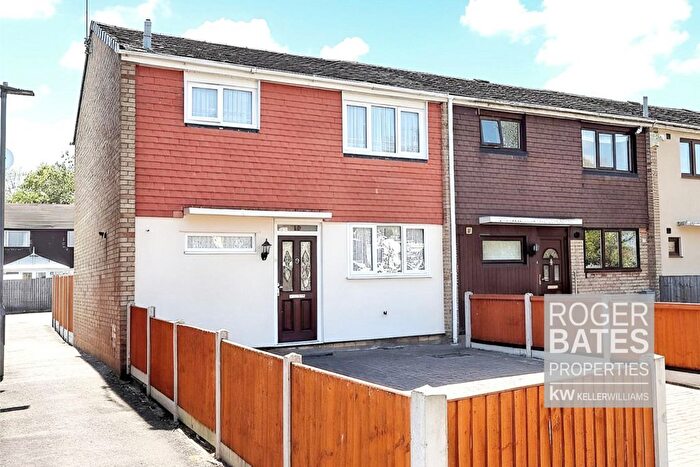 3 Bedroom End Of Terrace House For Sale In Hereford Walk, Basildon, SS14