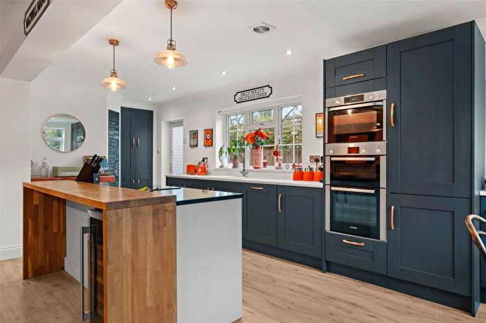 4 Bedroom Bungalow For Sale In Waterloo Road, Wokingham, Berkshire, RG40