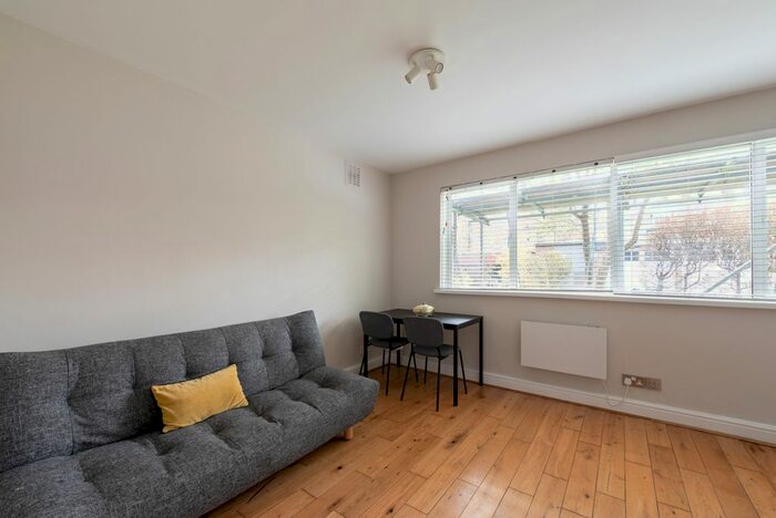 1 Bedroom Flat To Rent In Haverstock Hill, London, NW3