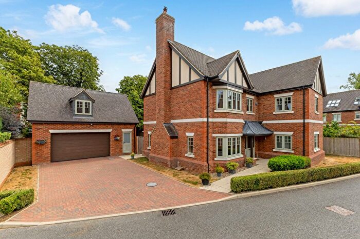 5 Bedroom Detached House For Sale In Vawser Crescent, Peterborough, Cambridgeshire, PE3