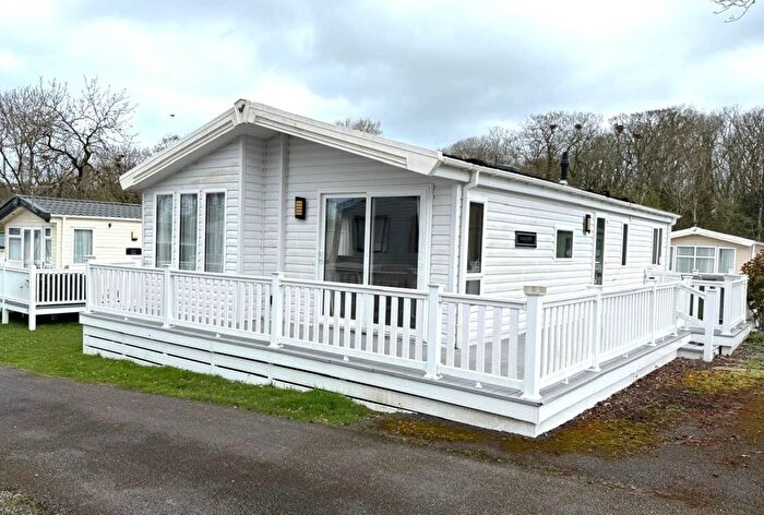 3 Bedroom Lodge For Sale In Wadebridge, Cornwall, PL27
