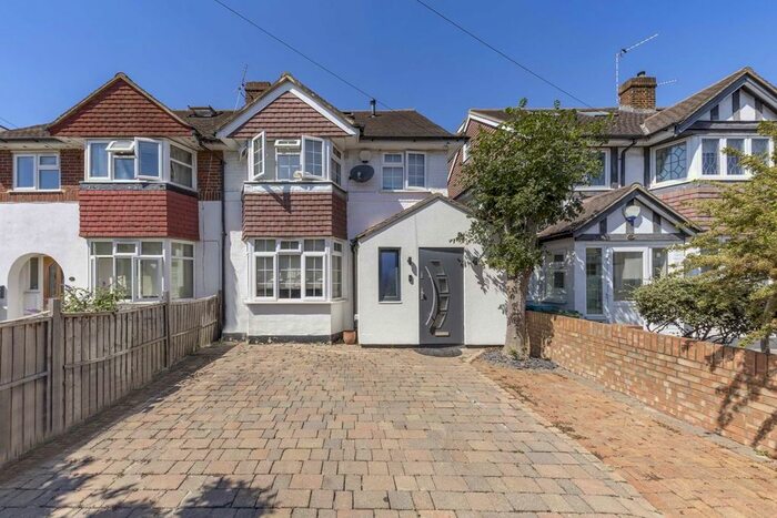 4 Bedroom Property To Rent In Beech Way, Twickenham, TW2