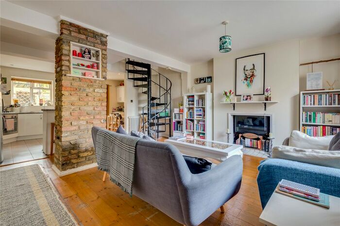 1 Bedroom Terraced House To Rent In Arundel Square, Islington, N7