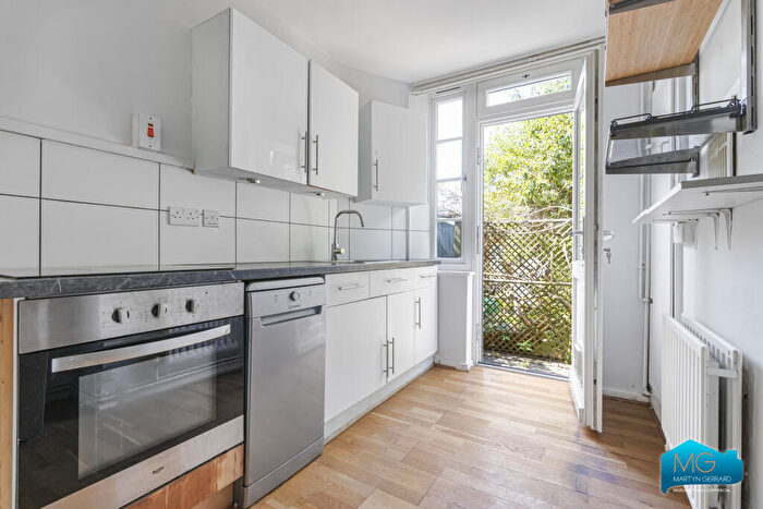 1 Bedroom Apartment To Rent In Kingswear Road, Kentish Town, London, NW5