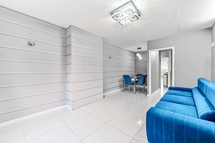2 Bedroom Flat To Rent In Oakhill Road, Sutton, SM1
