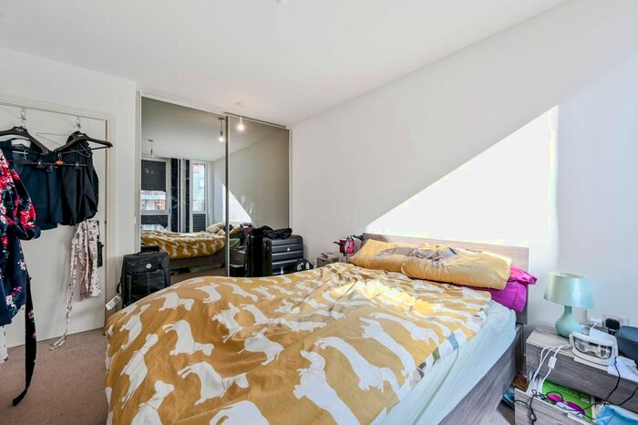 1 Bedroom Flat To Rent In Cable Walk, Greenwich, London, SE10