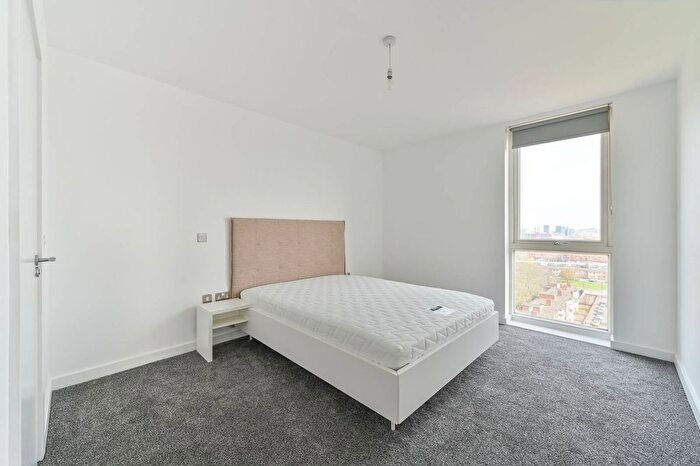 2 Bedroom Flat To Rent In Batavia Road, New Cross, London, SE14
