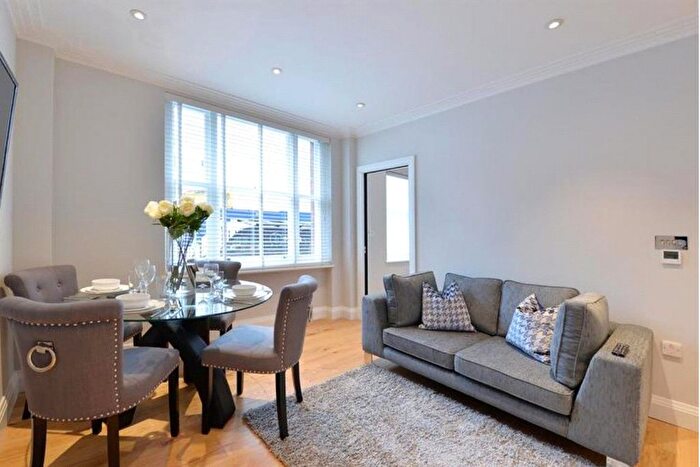 1 Bedroom Flat To Rent In Hill Street, London, W1J
