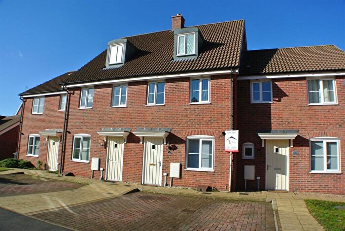 3 Bedroom Town House To Rent In Wintergreen Road, Red Lodge, IP28