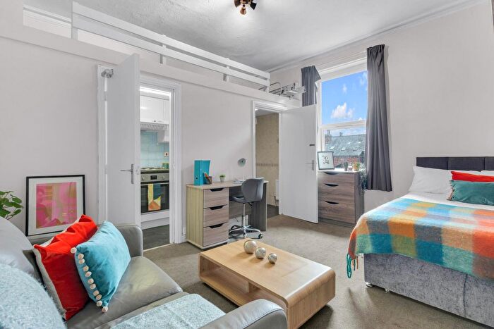 1 Bedroom Terraced House To Rent In Hyde Park Road, Leeds, LS6