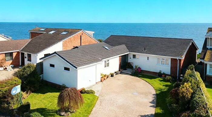 5 Bedroom Detached Bungalow For Sale In Penrhyn Beach East, Penrhyn Bay, LL30