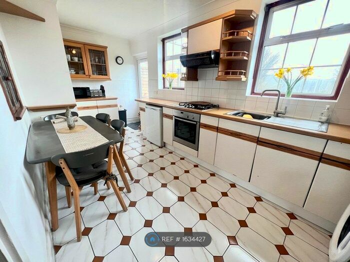 3 Bedroom Terraced House To Rent In Whatley Avenue, London, SW20