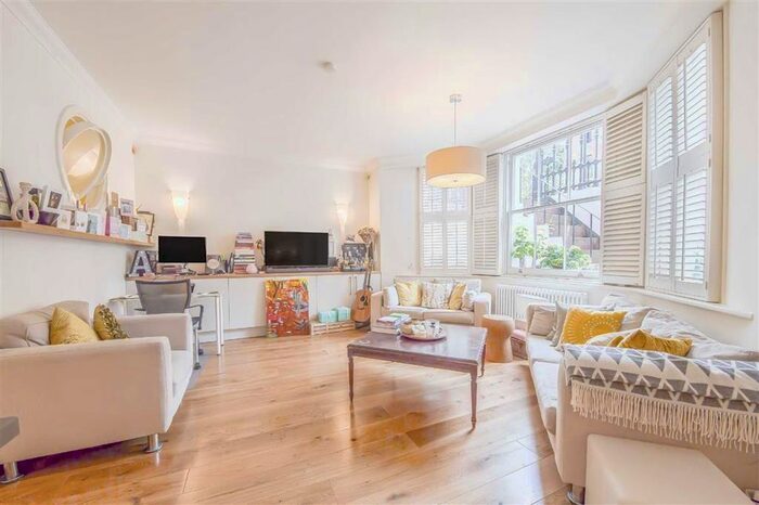 2 Bedroom Flat To Rent In Collingham Road, London, SW5