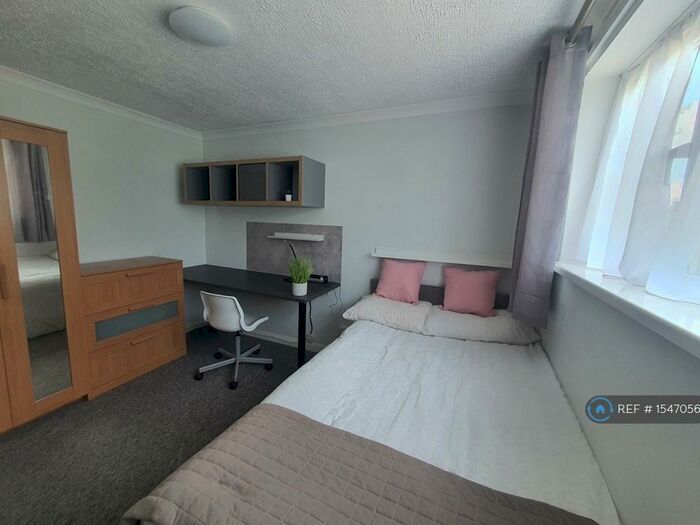 4 Bedroom Terraced House To Rent In Clyde Gardens, Bath, BA2