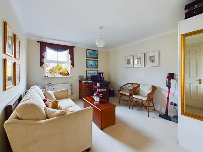 2 Bedroom Flat For Sale In Heath Road, Haywards Heath, RH16
