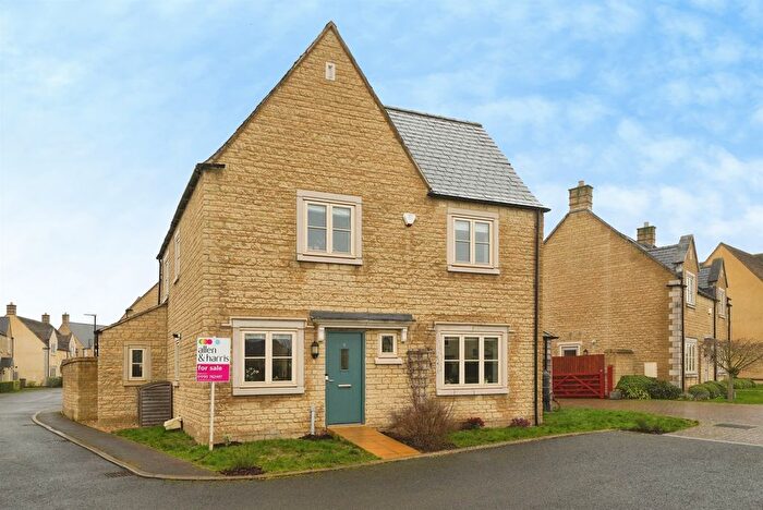 4 Bedroom Detached House For Sale In Milking Path Way, Fairford, GL7