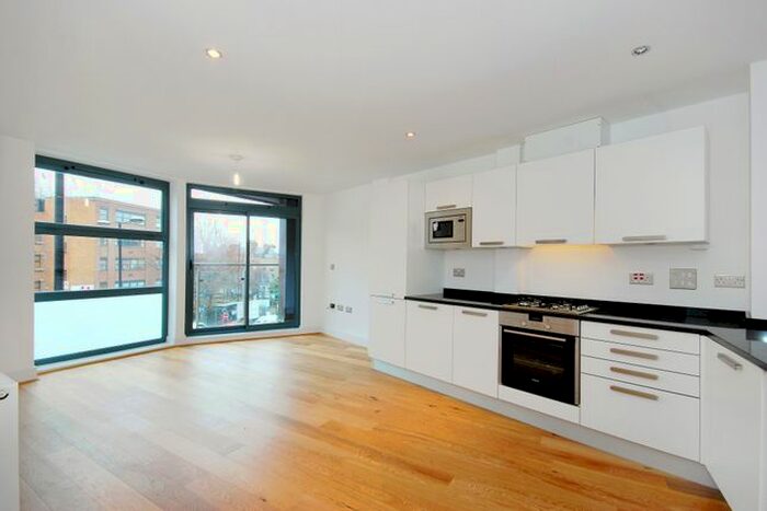 2 Bedroom Flat To Rent In Goswell Road, London, EC1V