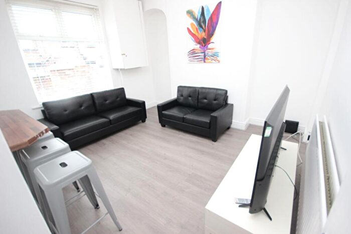 4 Bedroom Terraced House To Rent In Garmoyle Road, L15