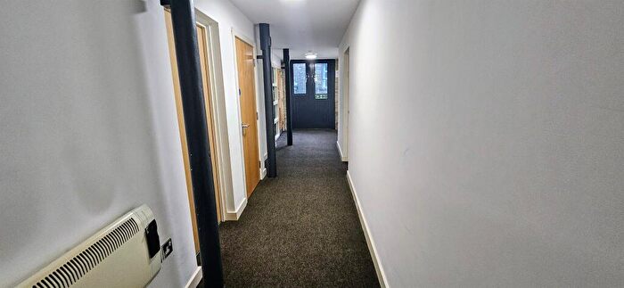 1 Bedroom Flat For Sale In Highgate Mill Fold, Queensbury, Bradford, BD13