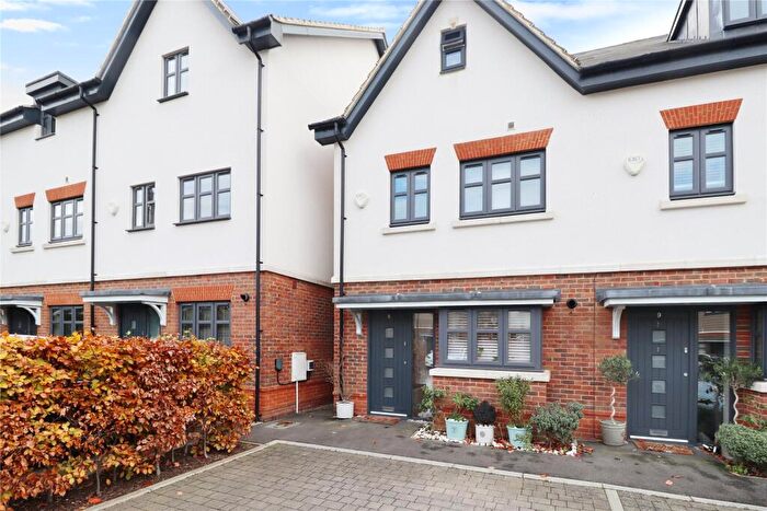 3 Bedroom Semi Detached House For Sale In North Road, Woking, Surrey, GU21