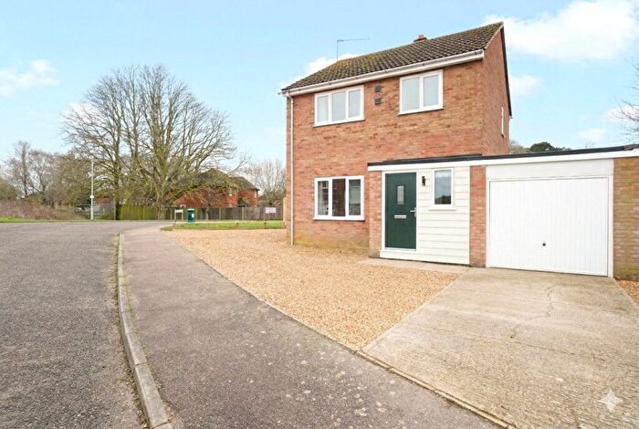 3 Bedroom Detached House To Rent In Heron Close, Beck Row, Bury St. Edmunds, Suffolk, IP28